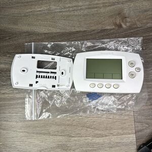 Honeywell RTH6580WF1001 Wi-Fi 7-Day Programmable Smart Thermostat